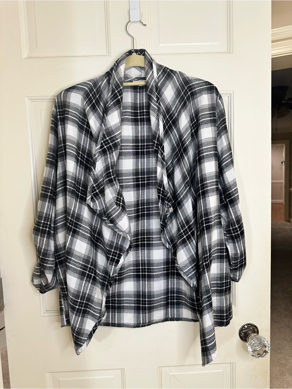 Knox Rose Black & White Plaid Open-Front Top
